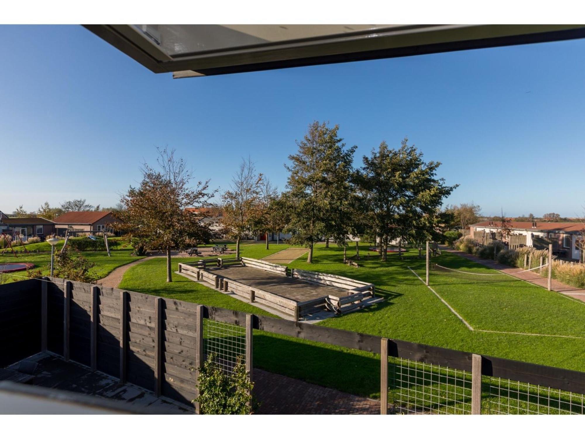 Family House On A Small Park With A Large Playing Field Serooskerke  Eksteriør bilde
