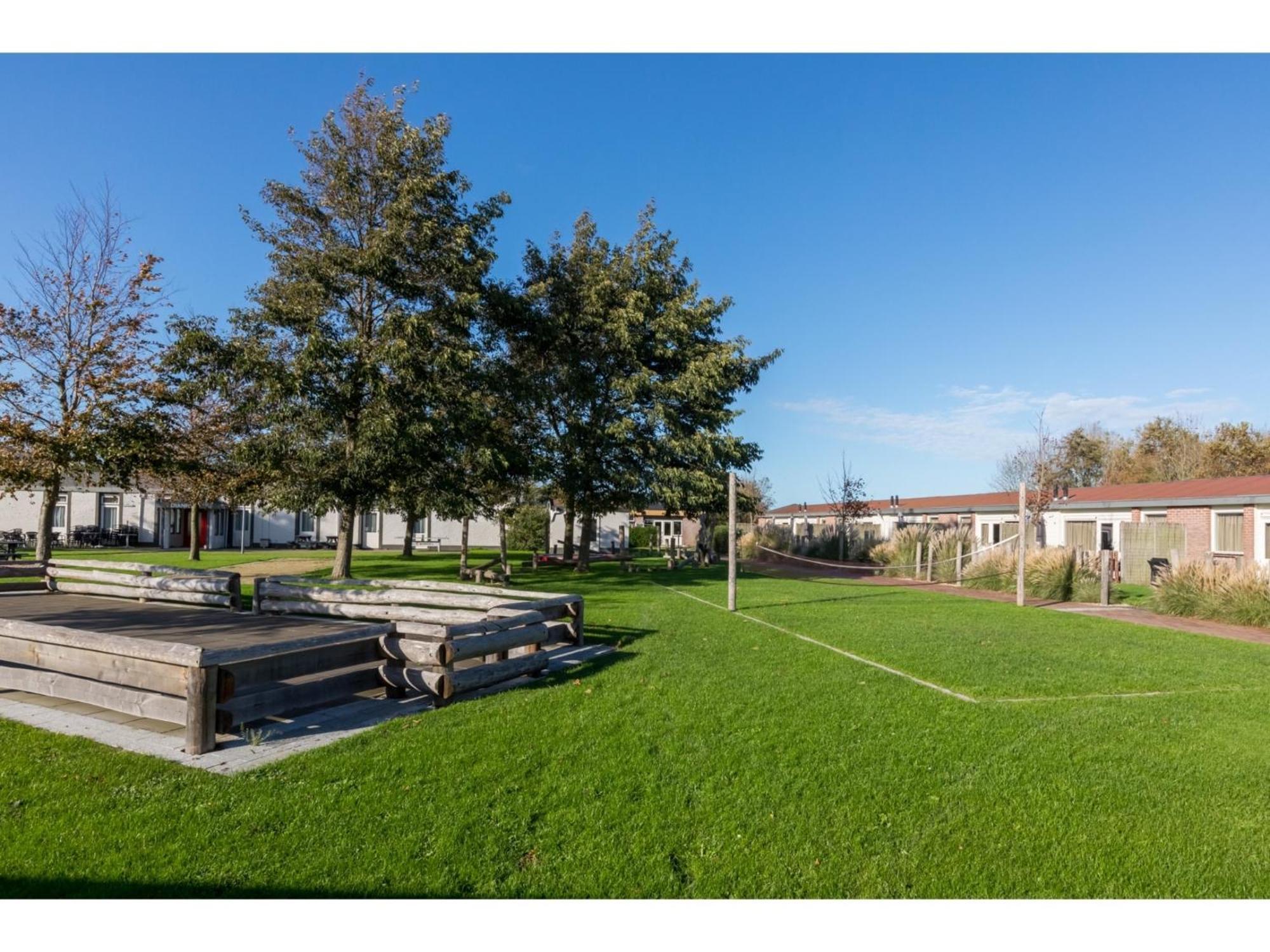 Family House On A Small Park With A Large Playing Field Serooskerke  Eksteriør bilde